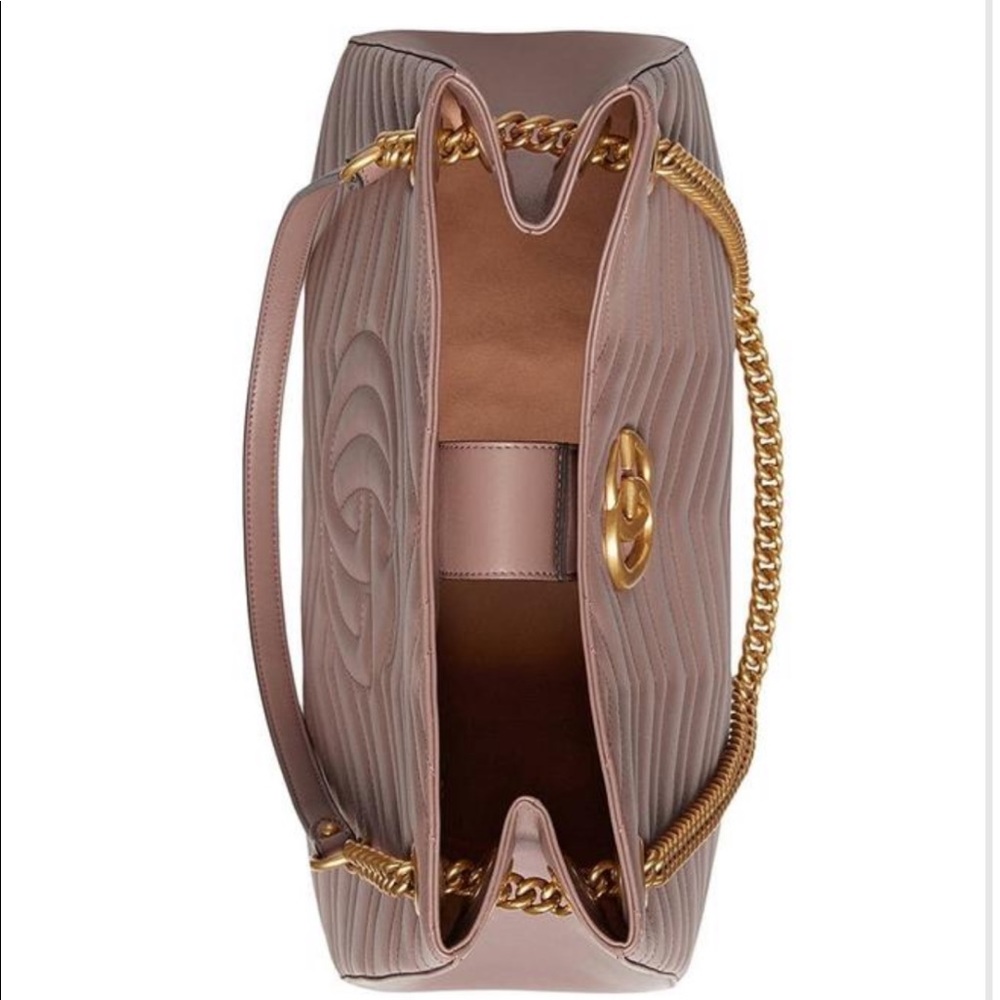 Gucci GG Marmont Meduim Matelasse Shoulder Bag. - Picture 3 of 12